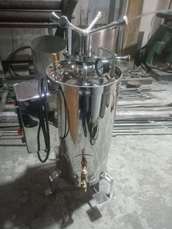 Vertical Autoclave Machine Wing Nut Type 40 LTR